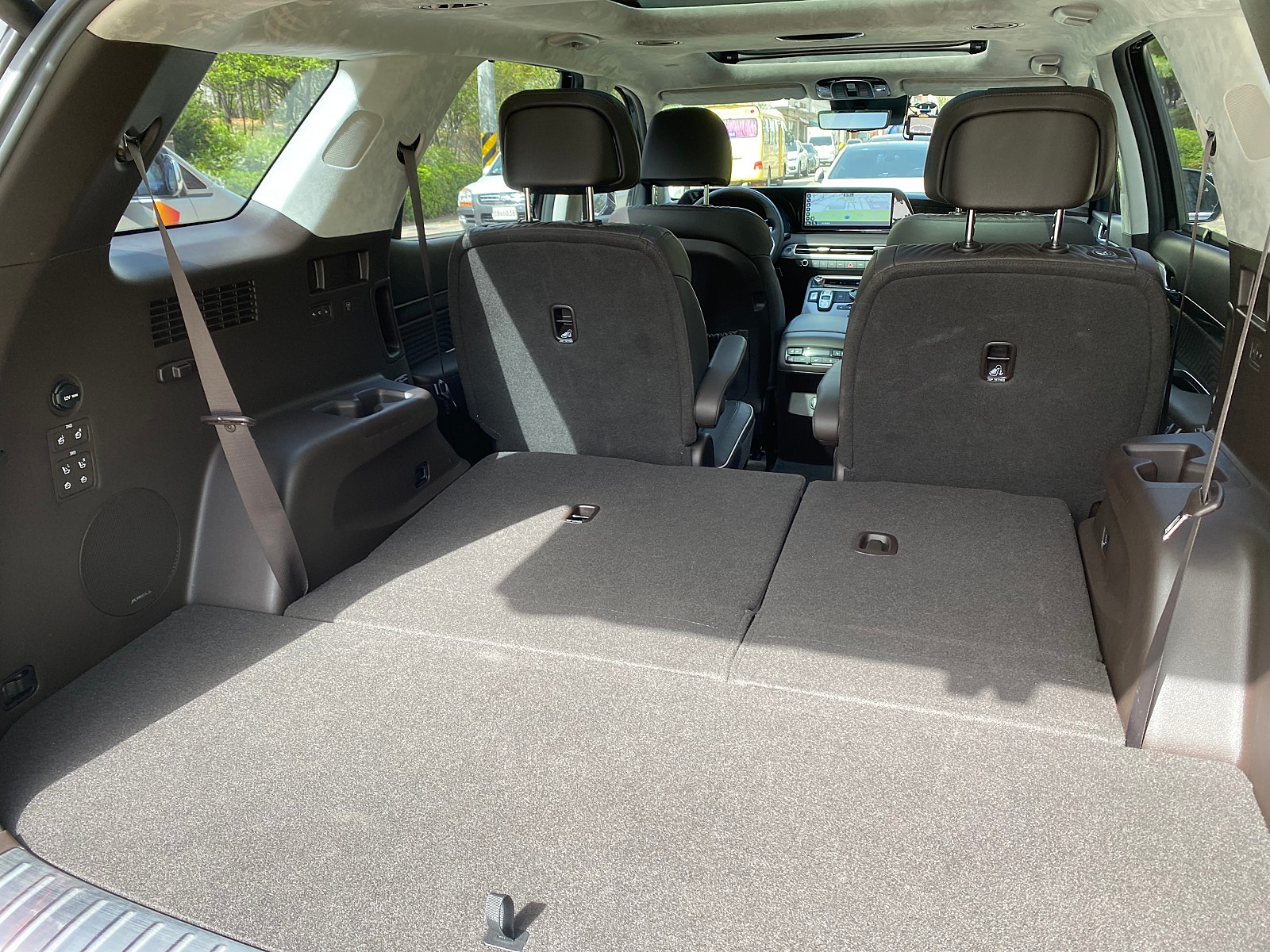 바닥이(가) 표시된 사진
자동 생성된 설명