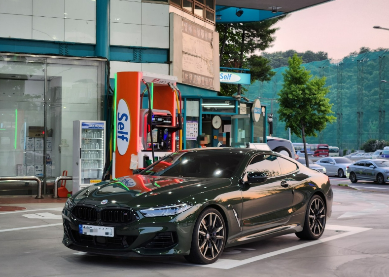 차량, 육상 차량, 바퀴, 타이어이(가) 표시된 사진
자동 생성된 설명