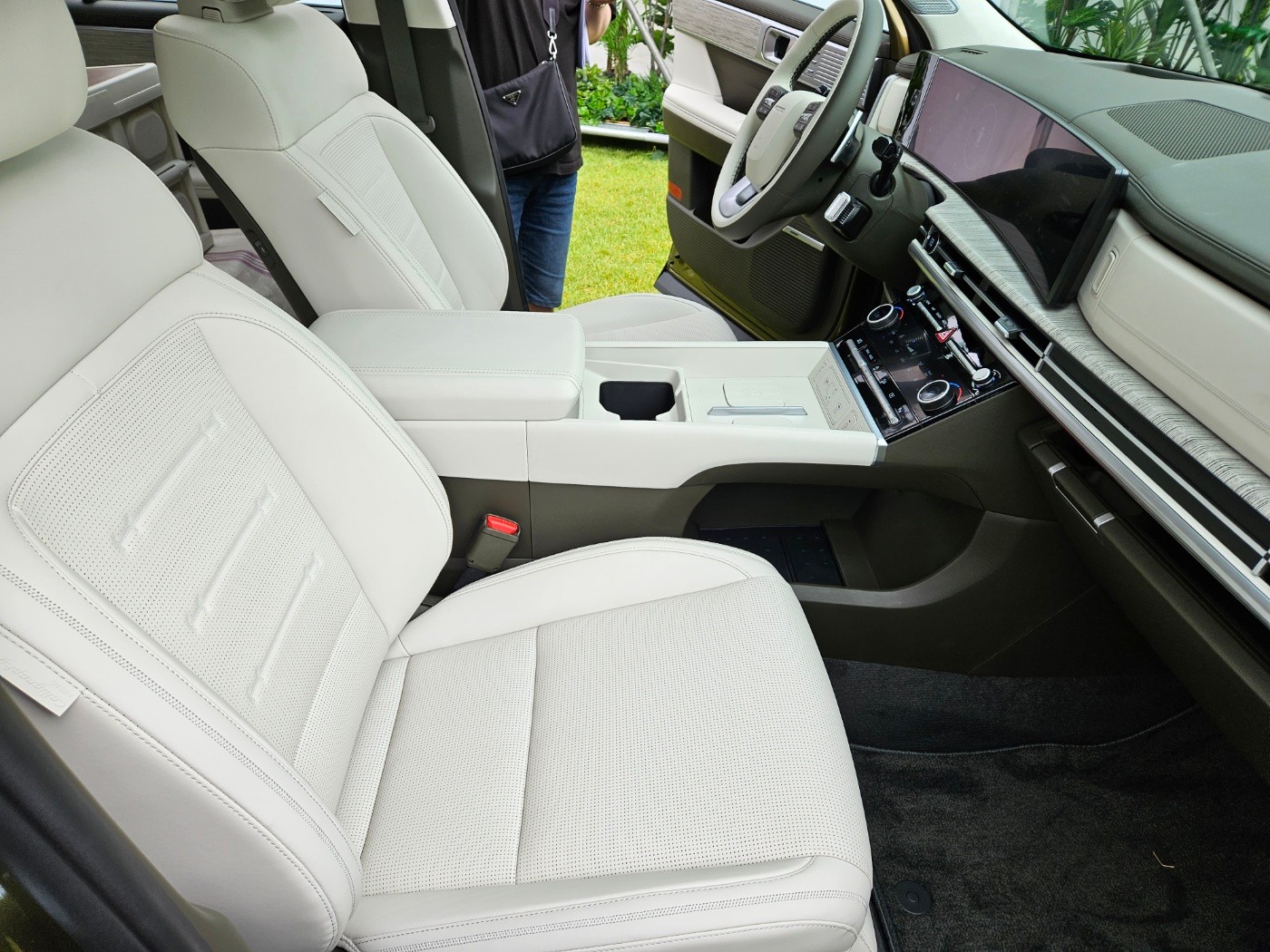 차량, 카시트, 자동차, 카시트 커버이(가) 표시된 사진
자동 생성된 설명