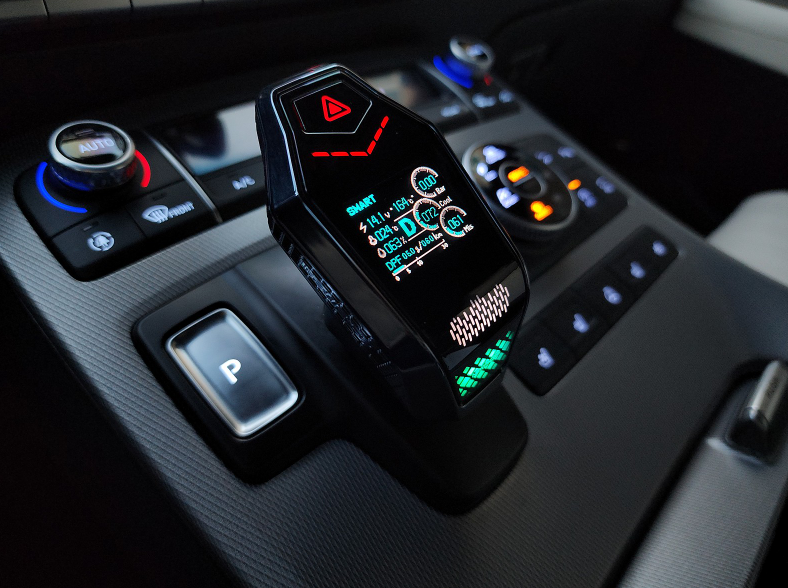 제어, 전자제품, 자동차, 전자 기기이(가) 표시된 사진
자동 생성된 설명