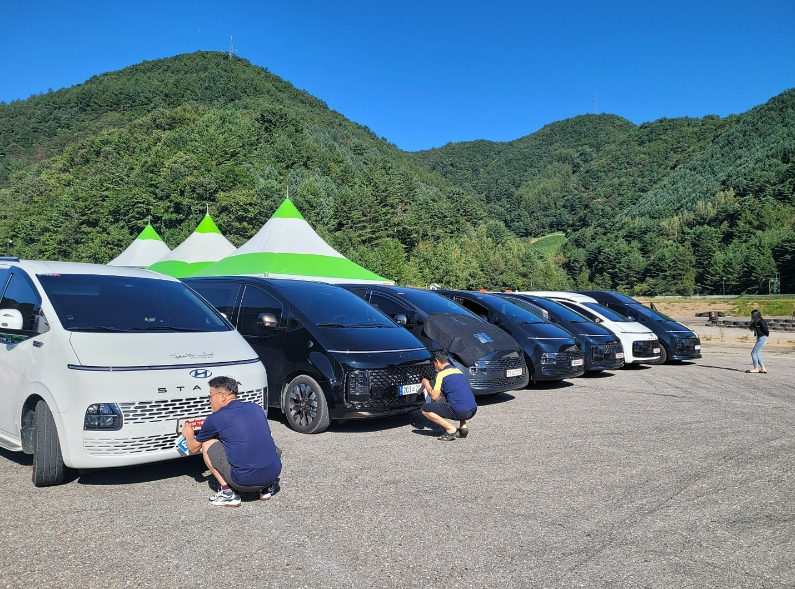 야외, 차량, 육상 차량, 바퀴이(가) 표시된 사진

자동 생성된 설명