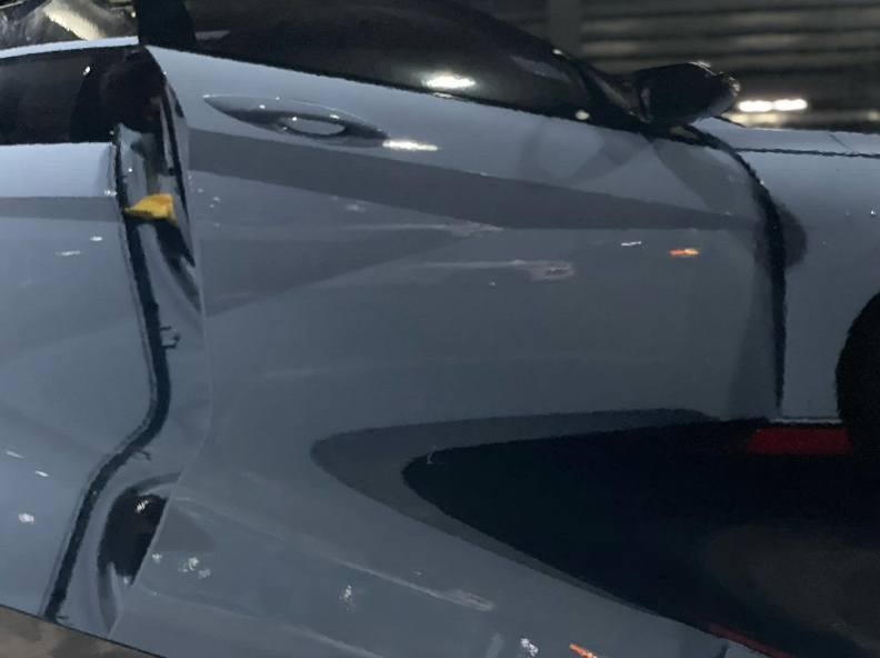 자동차, 차량, 육상 차량, 자동차 디자인이(가) 표시된 사진

자동 생성된 설명