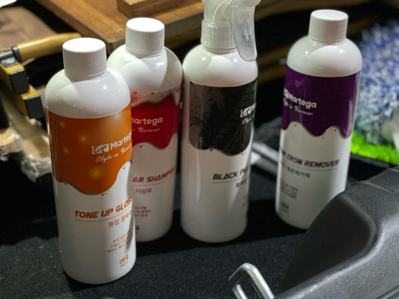 로션, 용액, 용제, 화장품이(가) 표시된 사진

자동 생성된 설명