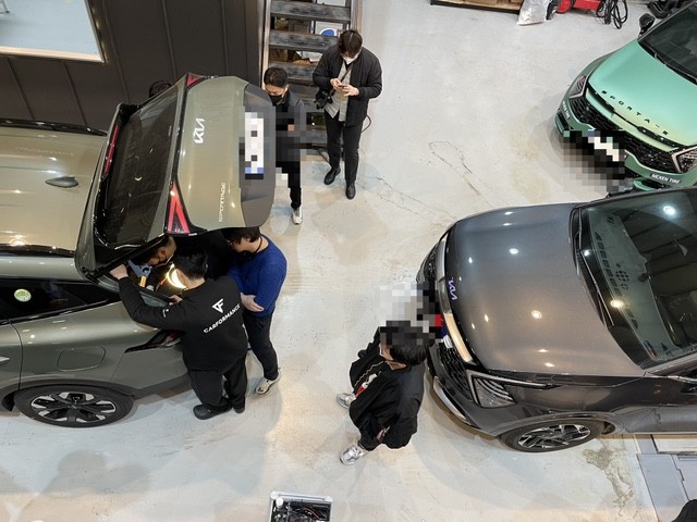 육상 차량, 차량, 자동차, 바퀴이(가) 표시된 사진
자동 생성된 설명