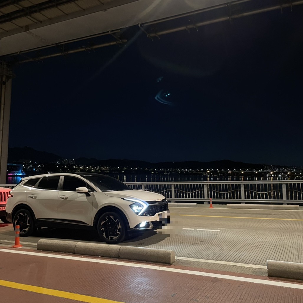 차량, 바퀴, 육상 차량, 타이어이(가) 표시된 사진
자동 생성된 설명