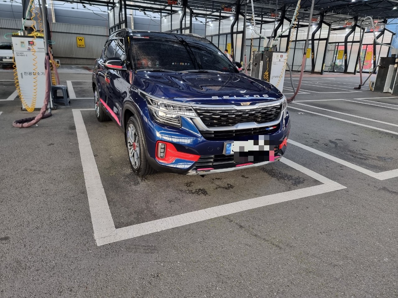 차량, 육상 차량, 바퀴, 타이어이(가) 표시된 사진
자동 생성된 설명