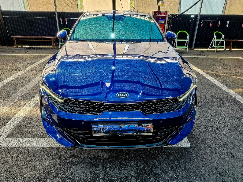 육상 차량, 차량, 바퀴, 후드이(가) 표시된 사진
자동 생성된 설명