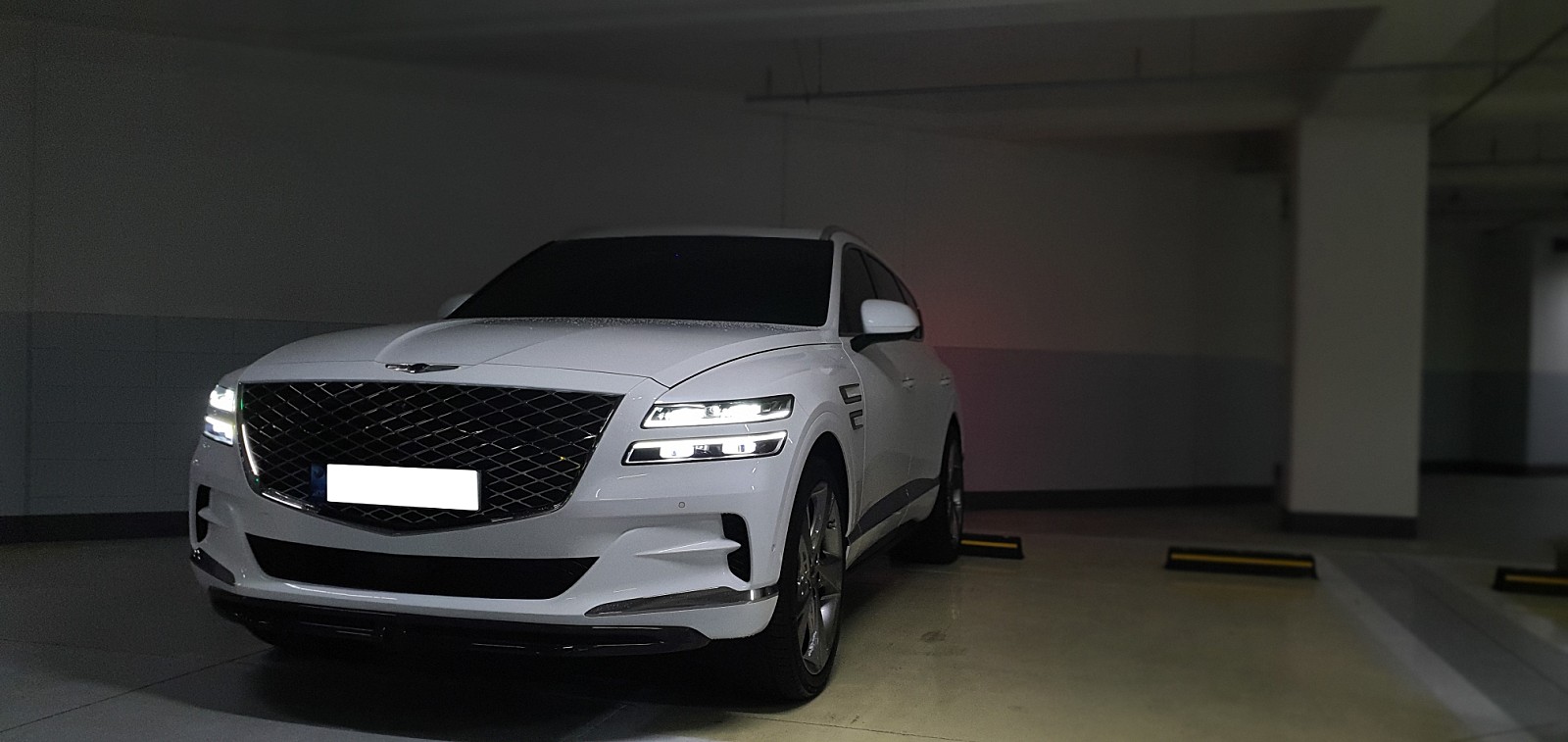 육상 차량, 차량, 바퀴, 타이어이(가) 표시된 사진
자동 생성된 설명