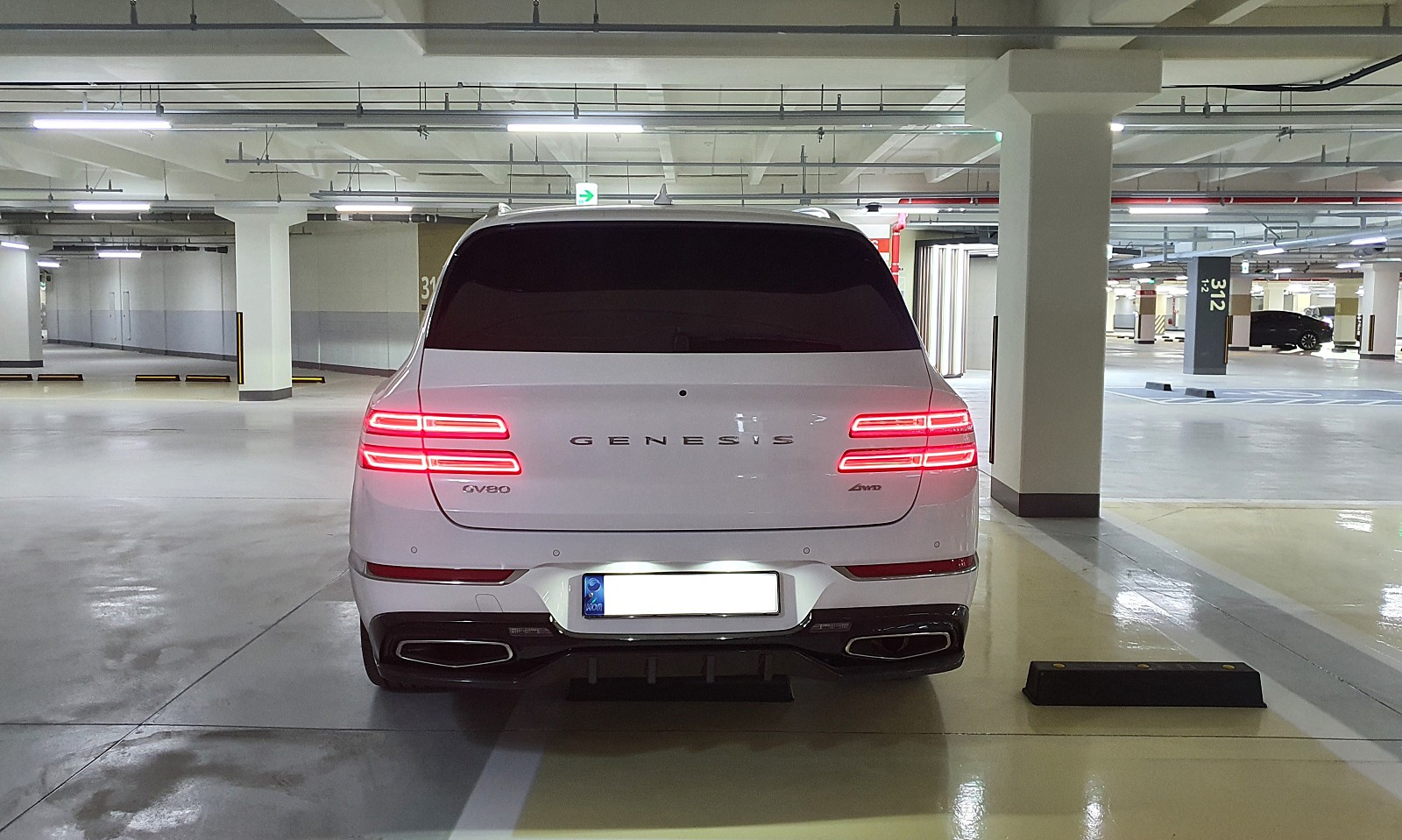 텍스트, 차량, 육상 차량, 자동차이(가) 표시된 사진
자동 생성된 설명