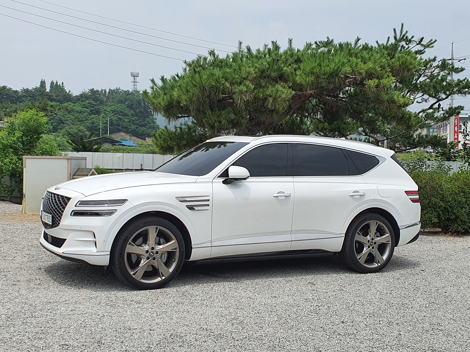 바퀴, 차량, 육상 차량, 교통이(가) 표시된 사진
자동 생성된 설명