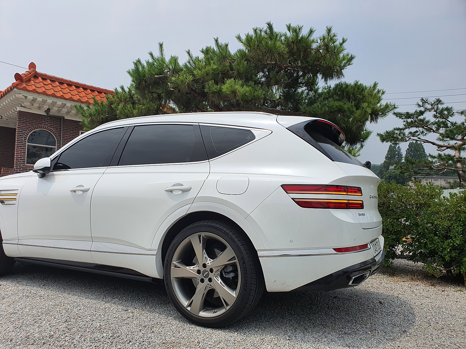 바퀴, 차량, 육상 차량, 타이어이(가) 표시된 사진
자동 생성된 설명