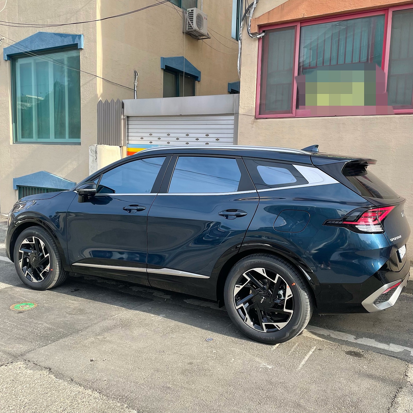 바퀴, 차량, 육상 차량, 타이어이(가) 표시된 사진
자동 생성된 설명