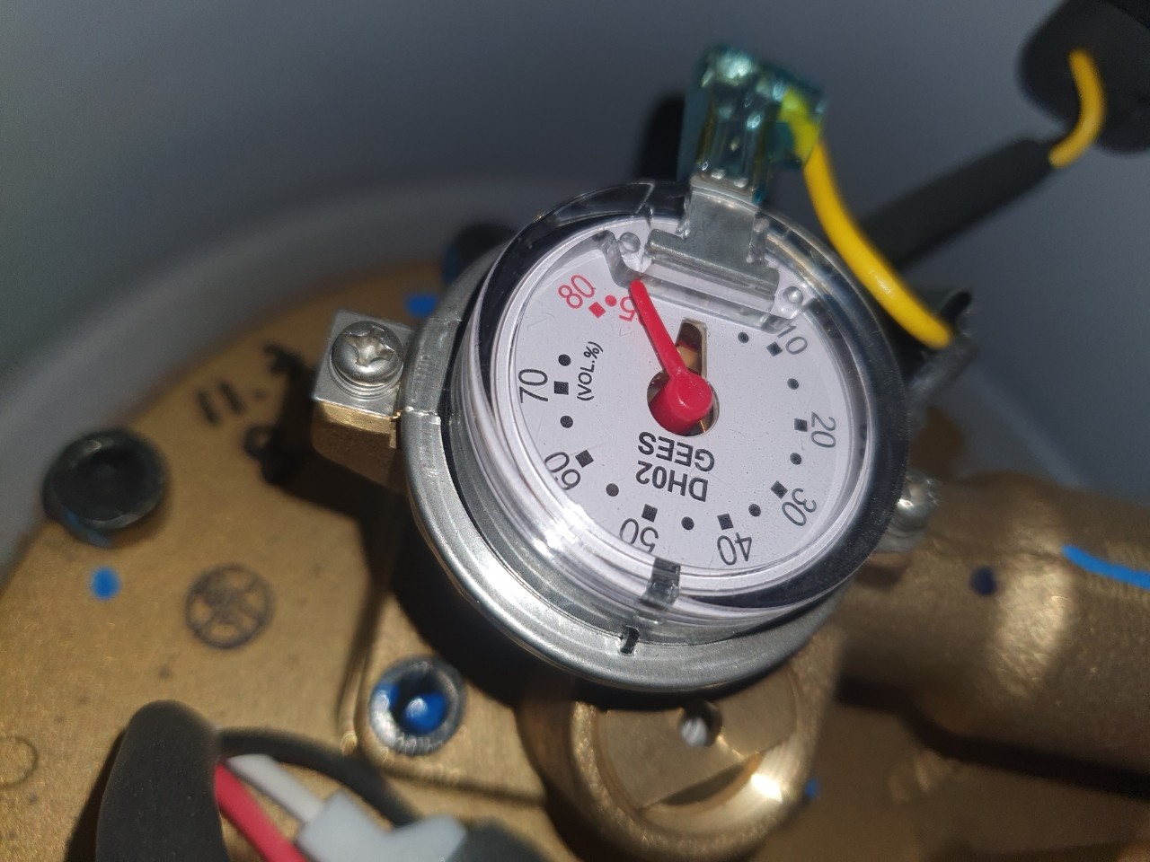 장치, 측정기, 게이지, 시계이(가) 표시된 사진
자동 생성된 설명