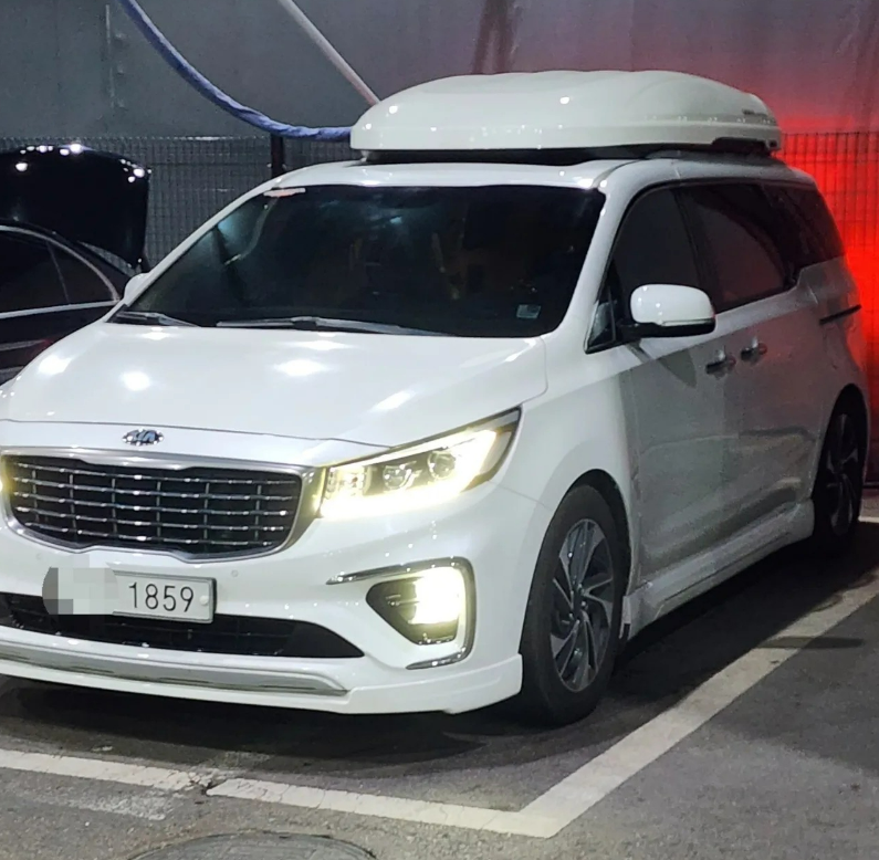 차량, 육상 차량, 바퀴, 타이어이(가) 표시된 사진
자동 생성된 설명