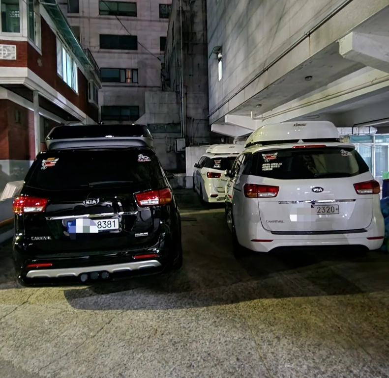 차량, 육상 차량, 텍스트, 바퀴이(가) 표시된 사진
자동 생성된 설명