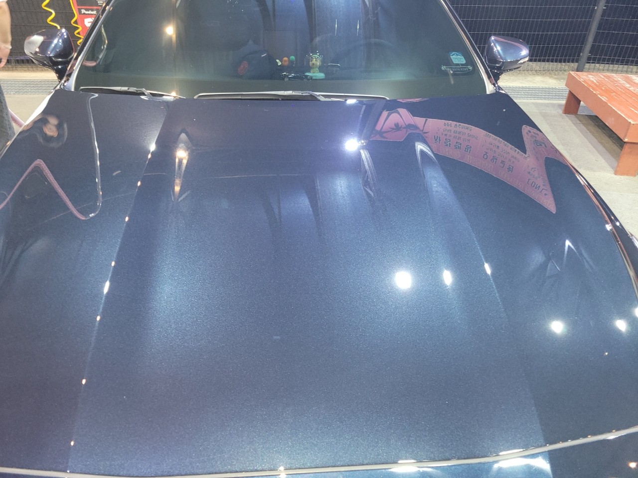 차량, 육상 차량, 자동차 외장, 후드이(가) 표시된 사진
자동 생성된 설명