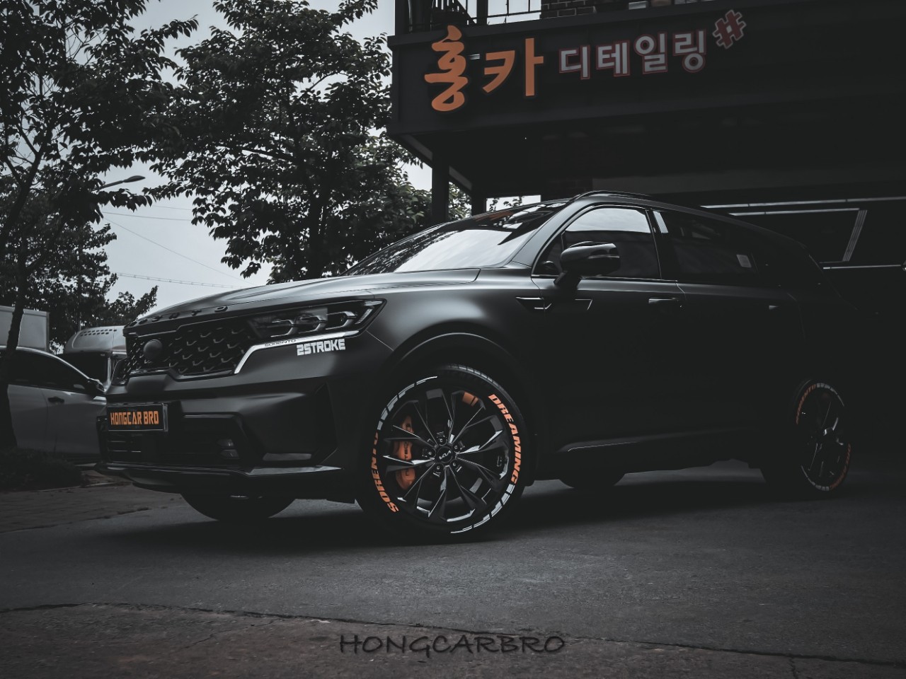 바퀴, 텍스트, 차량, 타이어이(가) 표시된 사진

자동 생성된 설명