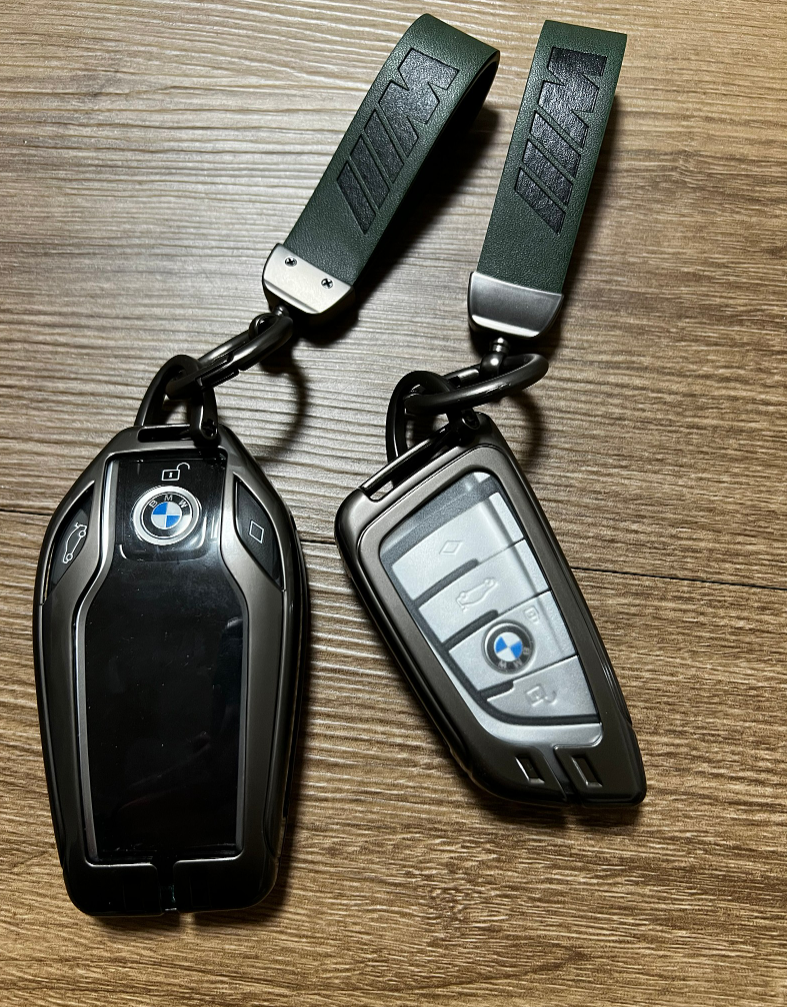 매일 휴대, 정보기기, 휴대 전화, 공구이(가) 표시된 사진
자동 생성된 설명