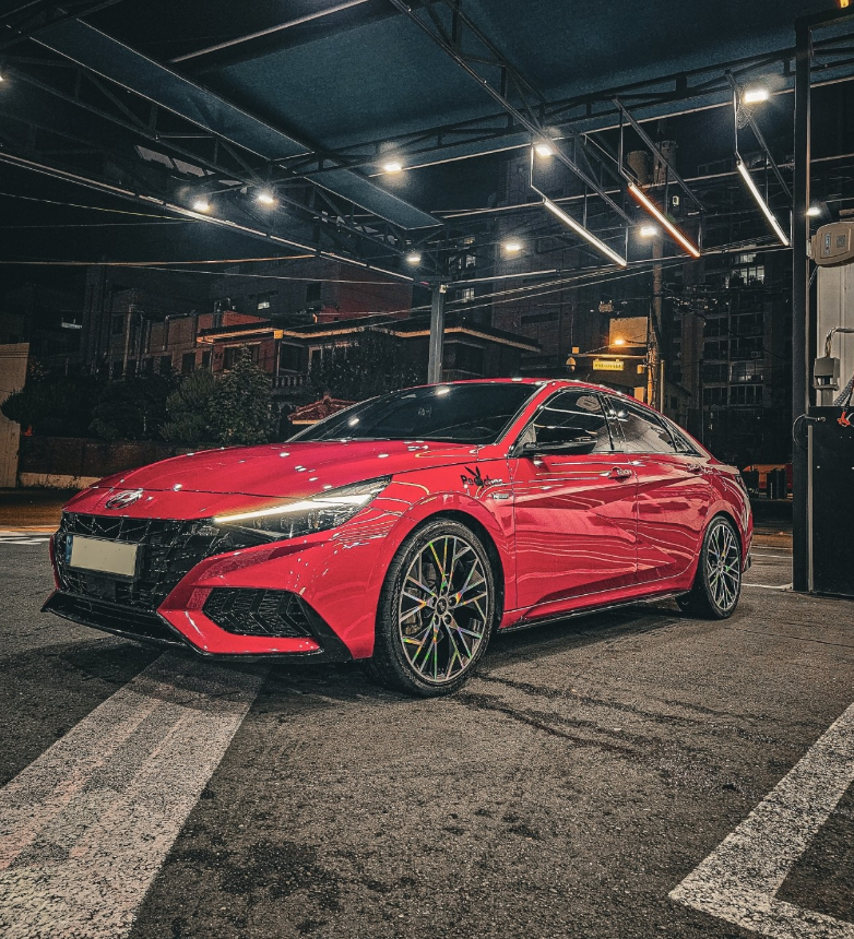 바퀴, 차량, 육상 차량, 자동차 디자인이(가) 표시된 사진
자동 생성된 설명