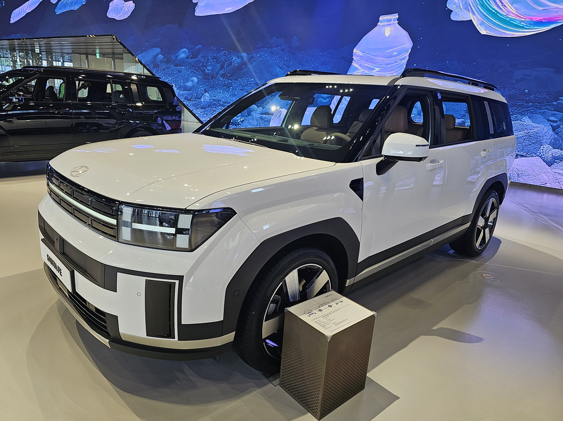 차량, 타이어, 육상 차량, 바퀴이(가) 표시된 사진
자동 생성된 설명