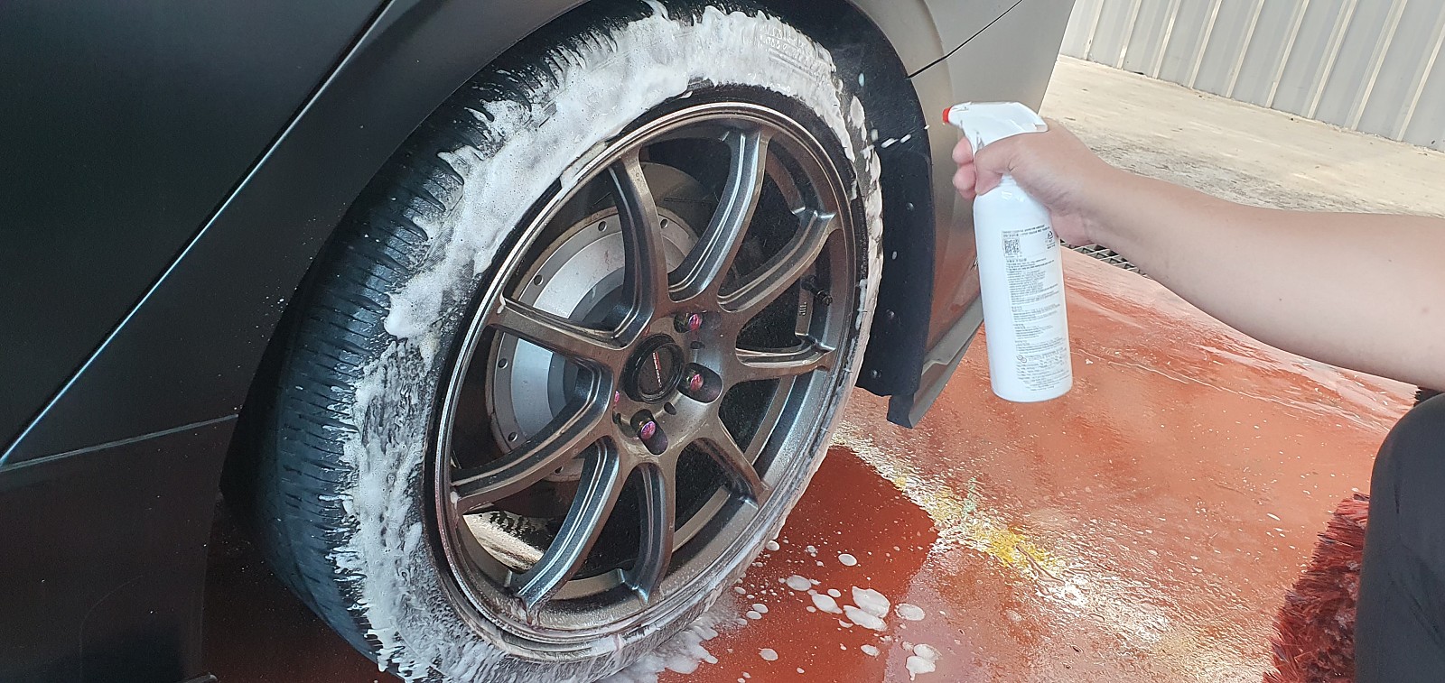 타이어, 바퀴, 교통, 자동차 부품이(가) 표시된 사진
자동 생성된 설명