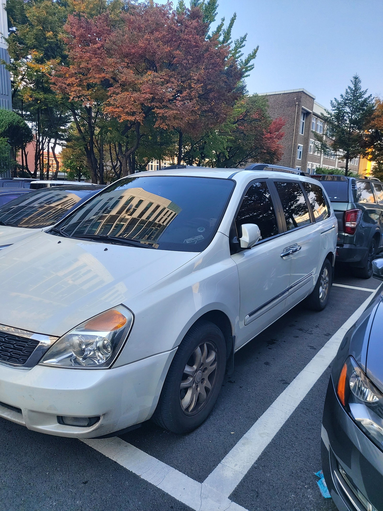 차량, 야외, 육상 차량, 바퀴이(가) 표시된 사진
자동 생성된 설명