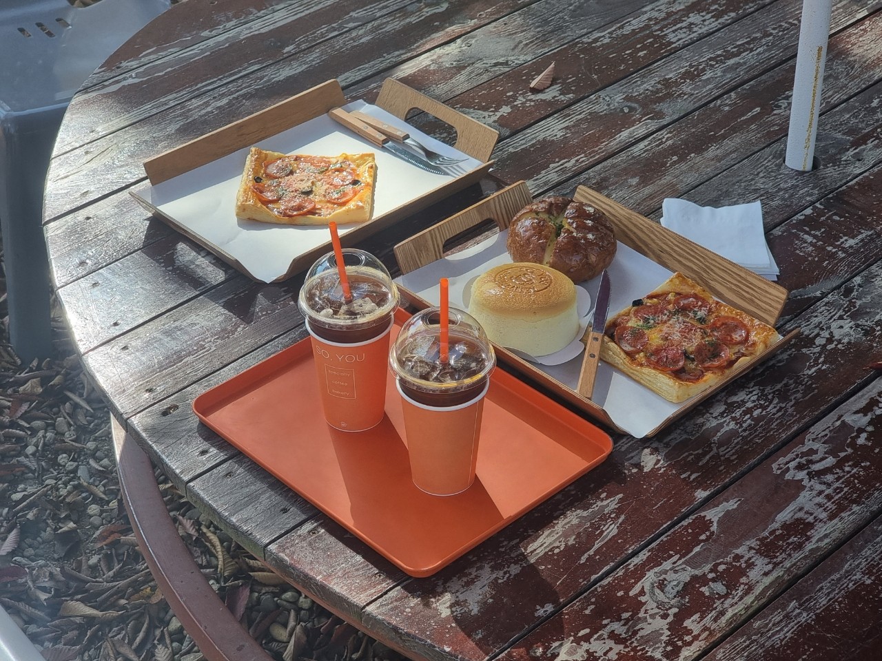 패스트푸드, 스낵, 음식, 식사이(가) 표시된 사진
자동 생성된 설명