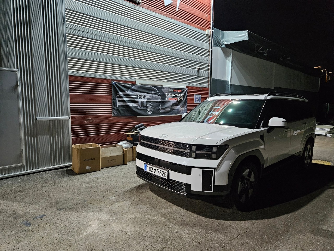 타이어, 차량, 육상 차량, 바퀴이(가) 표시된 사진

자동 생성된 설명