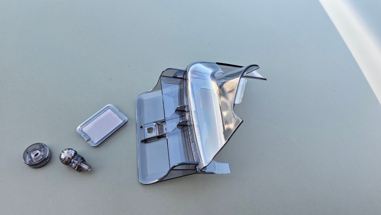 빛, 자동차이(가) 표시된 사진
자동 생성된 설명