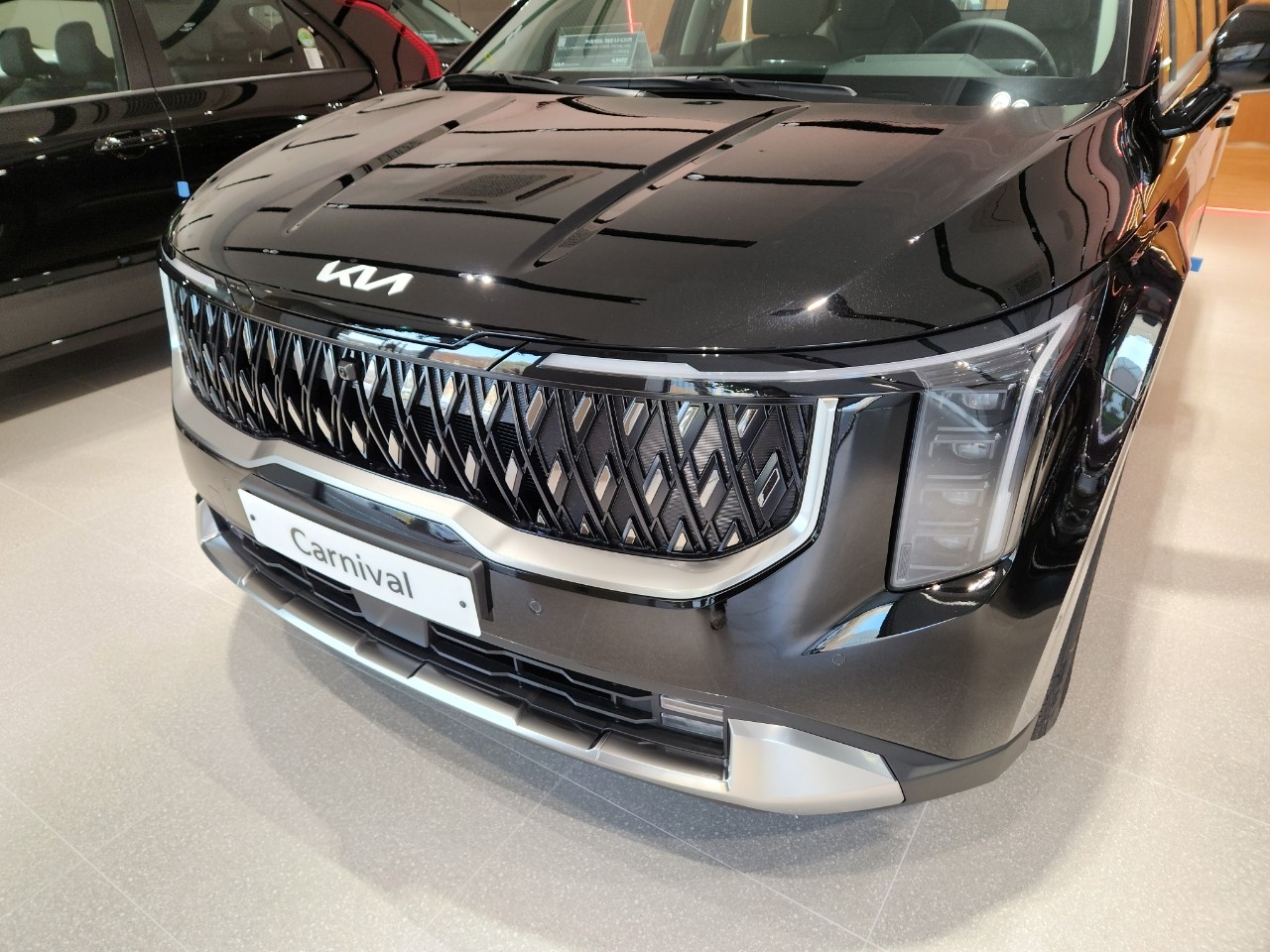 육상 차량, 차량, 자동차, 범퍼이(가) 표시된 사진
자동 생성된 설명