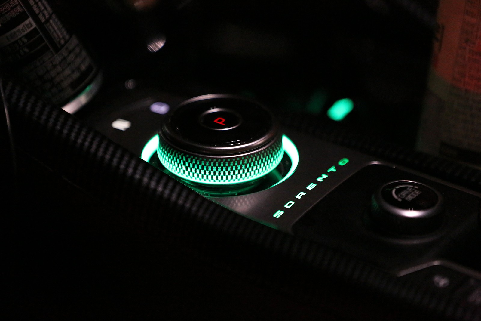 전자제품, 전자 기기, 실내이(가) 표시된 사진
자동 생성된 설명