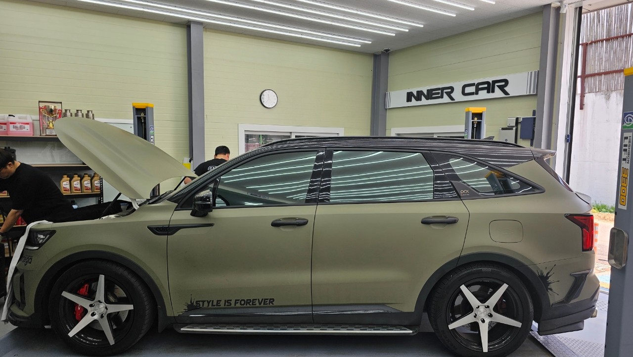 바퀴, 차량, 육상 차량, 타이어이(가) 표시된 사진
자동 생성된 설명