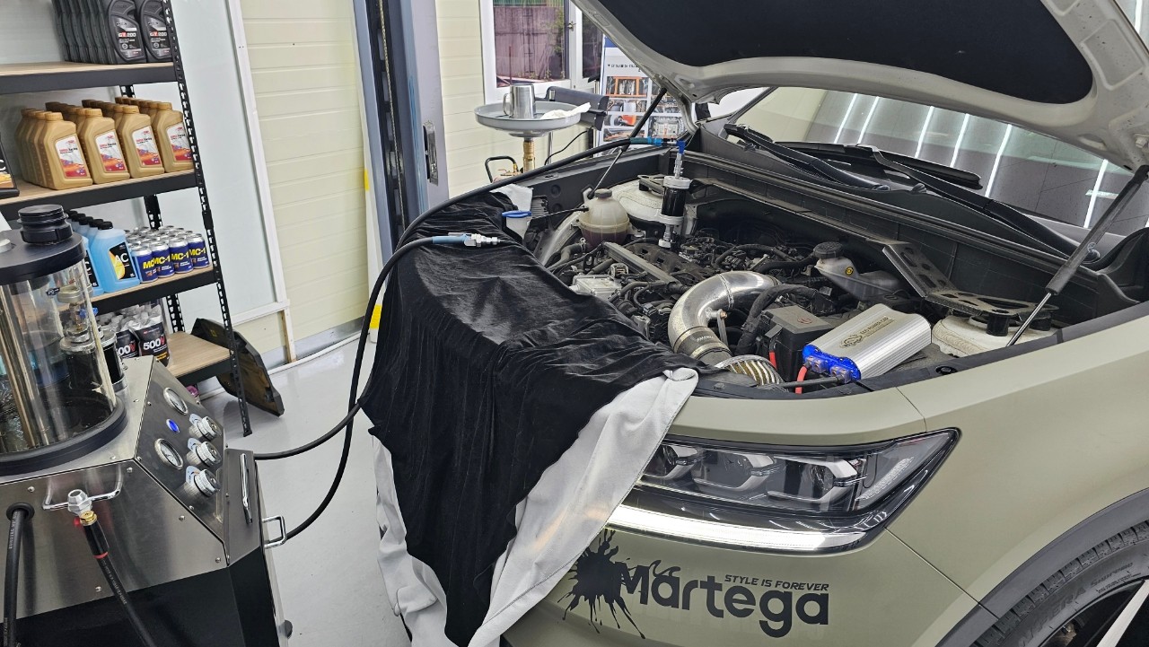 차량, 육상 차량, 바퀴, 타이어이(가) 표시된 사진
자동 생성된 설명