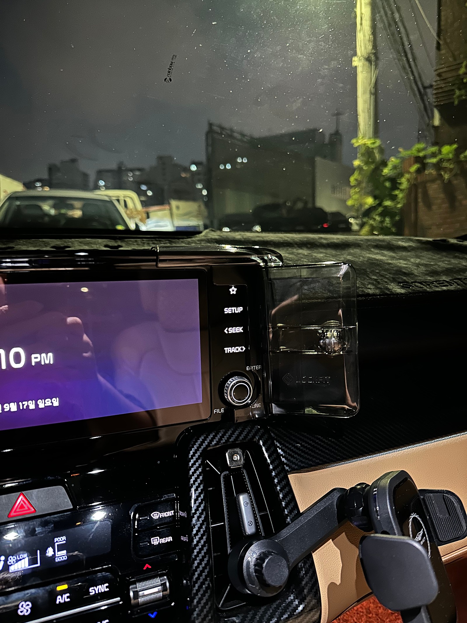 텍스트, 카메라, 전자제품, 멀티미디어이(가) 표시된 사진
자동 생성된 설명