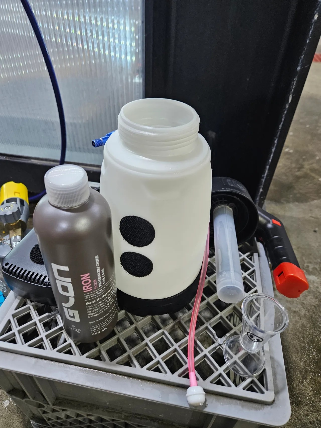 청량 음료, 플라스틱, 폐기물 컨테이너, 주방가전이(가) 표시된 사진

자동 생성된 설명