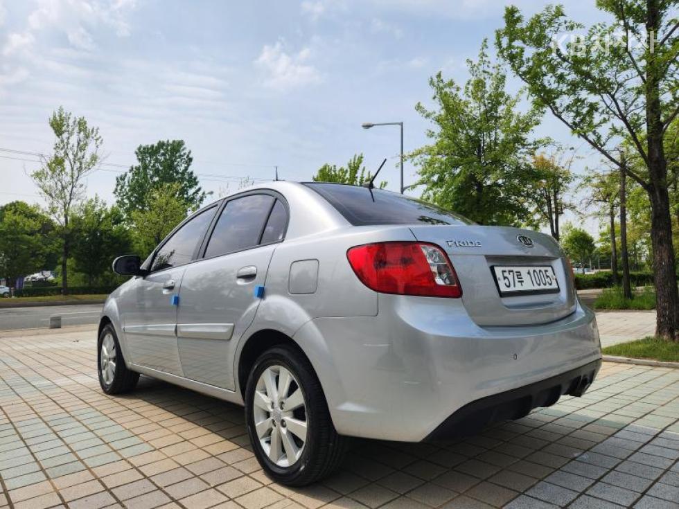 2011 - kia pride