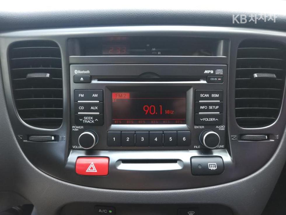 2011 - kia pride