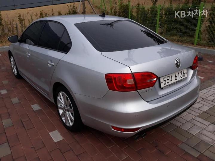 Volkswagen Jetta New 2.0 TDI BlueMotion 5