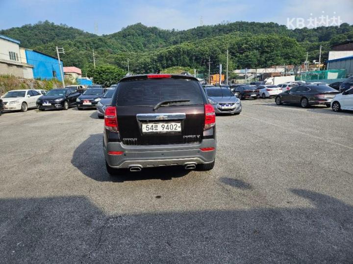 Chevrolet Captiva 2WD LT Premium 5