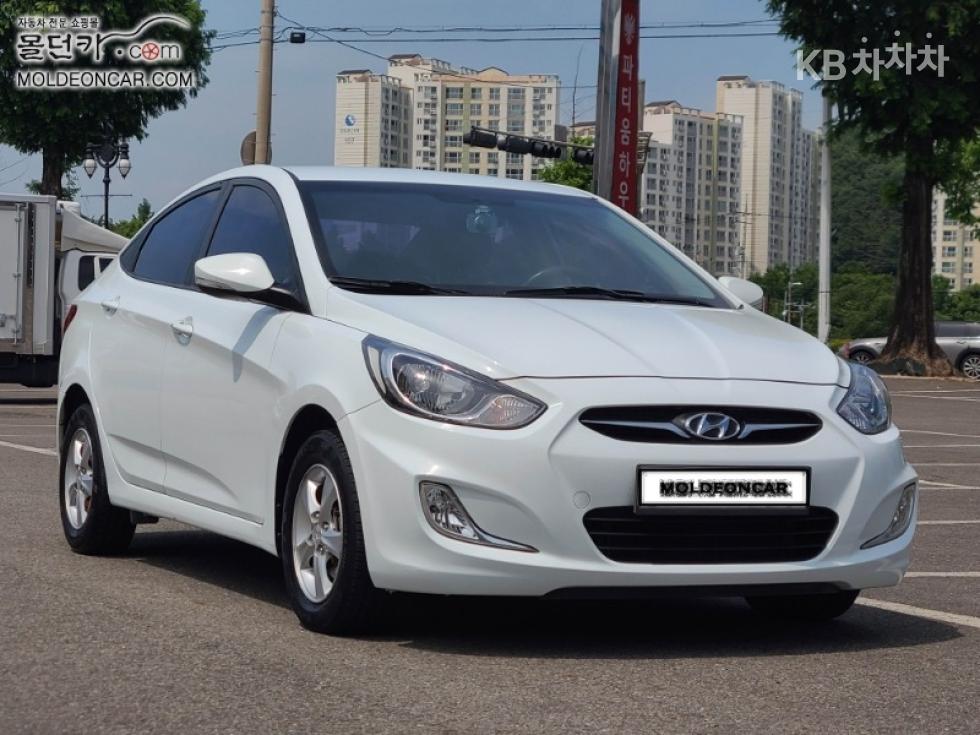 2012 hyundai accent