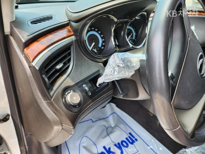 Chevrolet Alpheon CL240 Premium 10