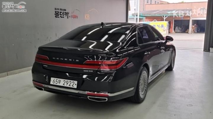 Genesis G90 3.8 GDi AWD Premium Luxury 3