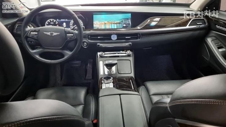 Genesis G90 3.8 GDi AWD Premium Luxury 6