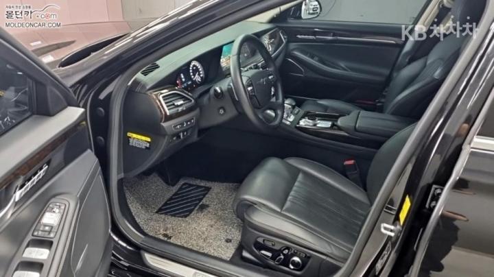 Genesis G90 3.8 GDi AWD Premium Luxury 10