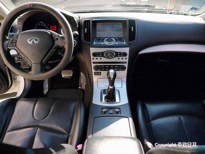 Infiniti G G37 Sedan S 6