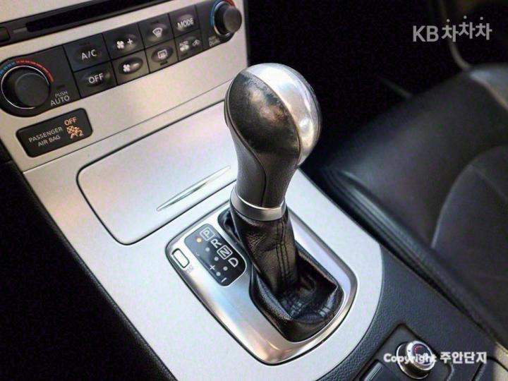 Infiniti G G37 Sedan S 8