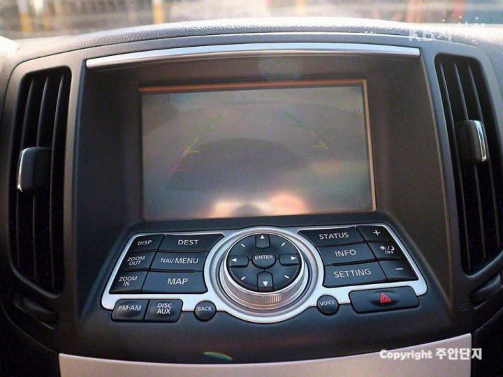 Infiniti G G37 Sedan S 10