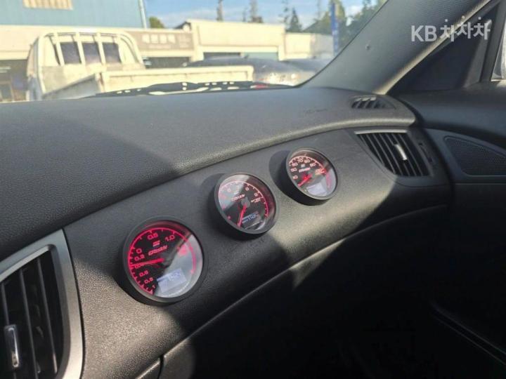 Hyundai Genesis Coupe 200 Turbo RW 10