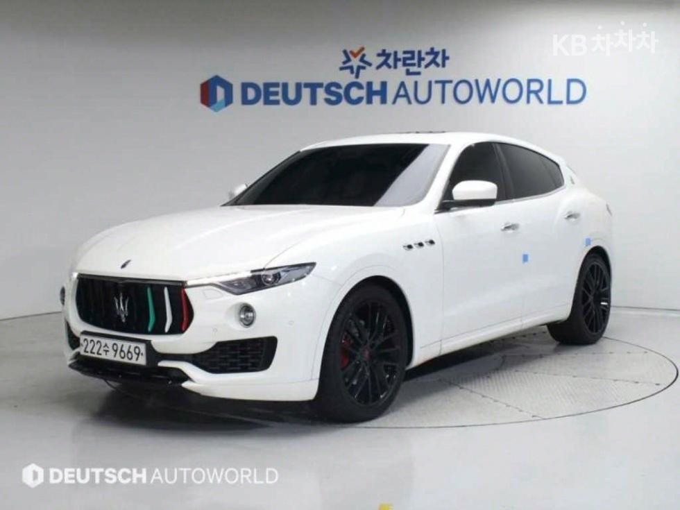 Maserati 르반떼 3.0 AWD 스포츠 - фото 1