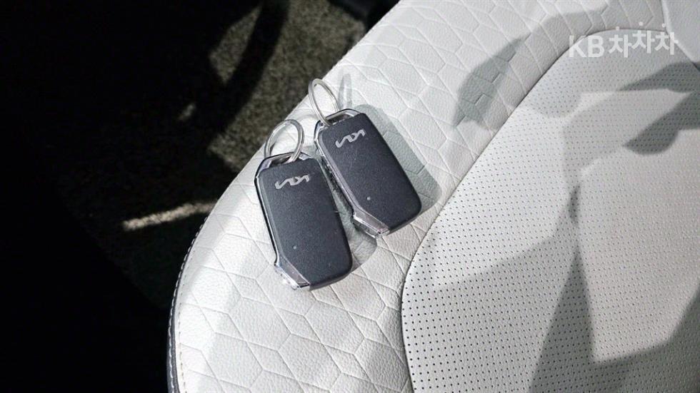 2023 - kia kia
